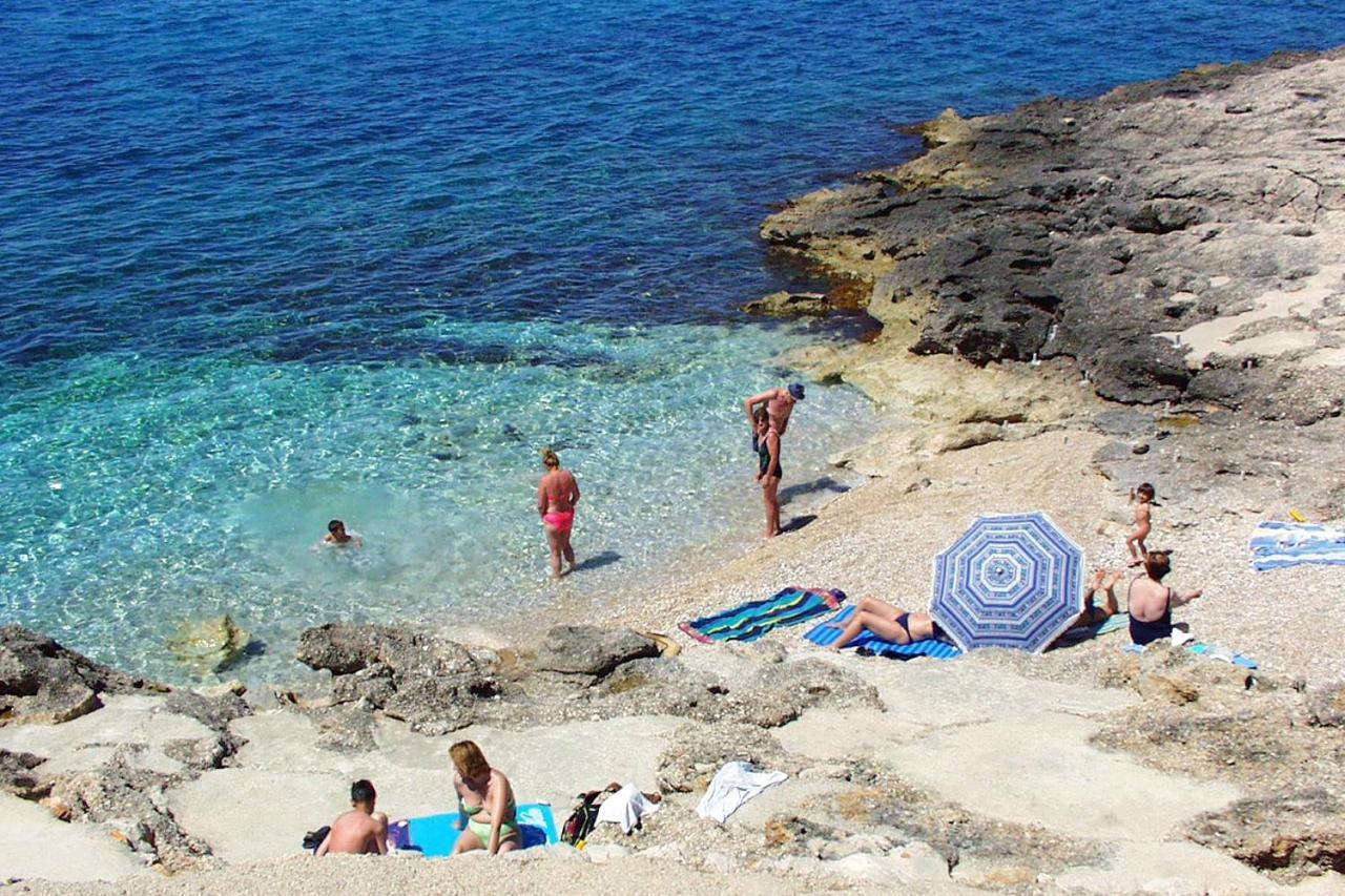 Apartments With A Parking Space Ivan Dolac, Hvar - 15784 Exterior photo