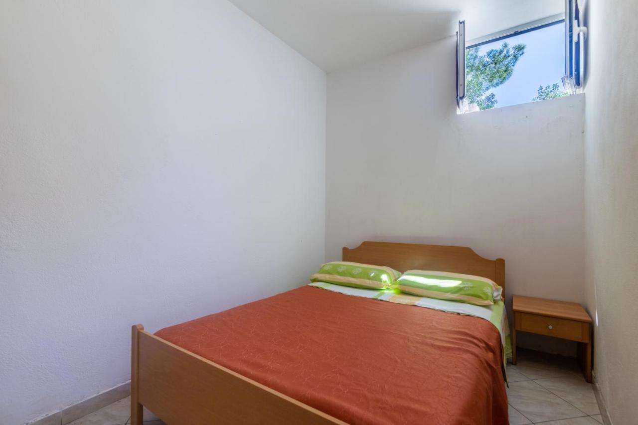 Apartments With A Parking Space Ivan Dolac, Hvar - 15784 Exterior photo