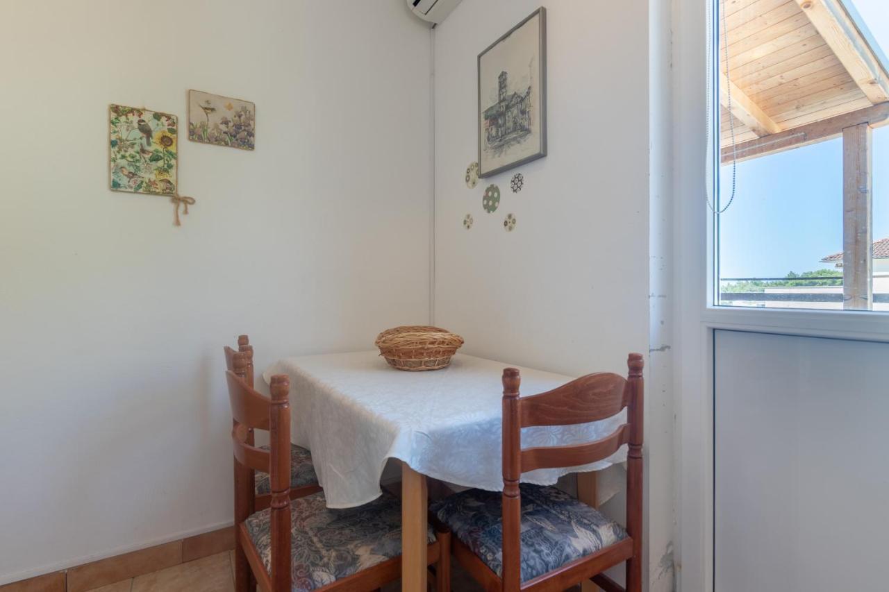 Apartments With A Parking Space Ivan Dolac, Hvar - 15784 Exterior photo